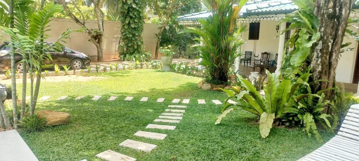 Thambara Villa Unawatuna Bagian luar foto