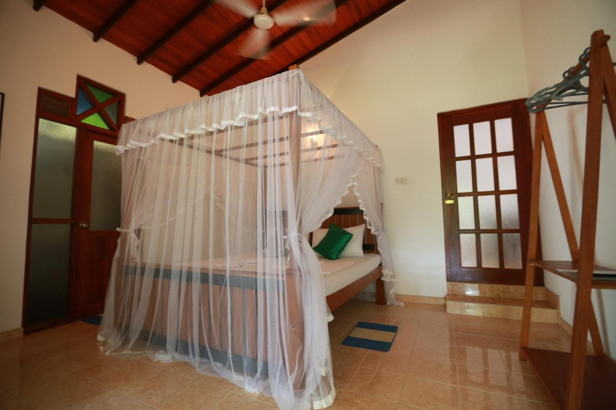 Thambara Villa Unawatuna Bagian luar foto